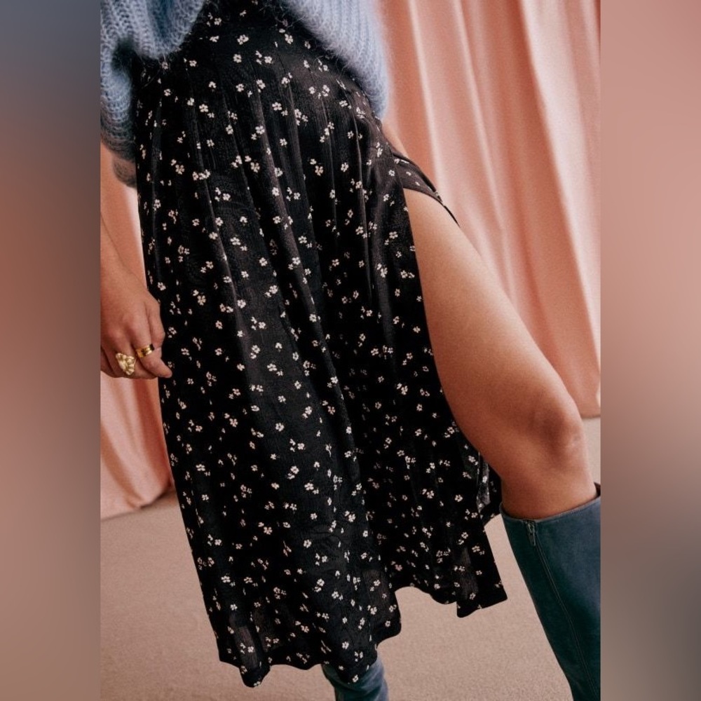 ISO Alicia Skirt Two Toned Jacquard Size 38 or 40